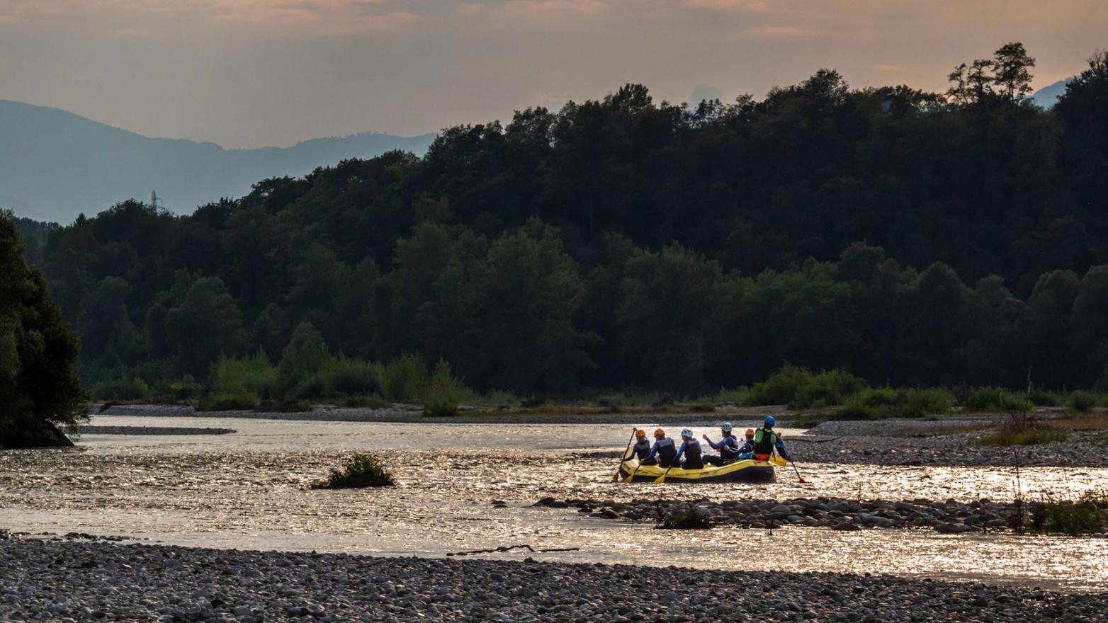 Rafting al tramonto sul Piave