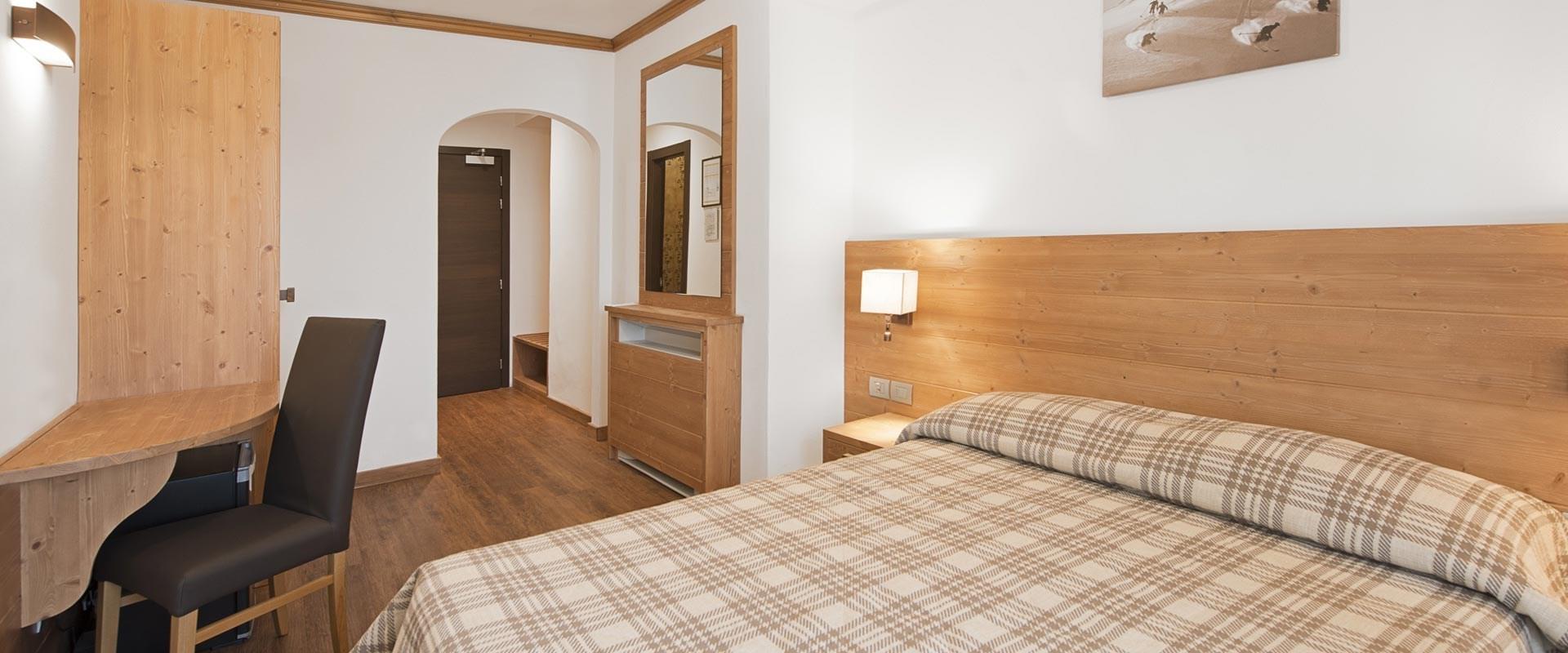 Single room, shower or bath, toilet, superior