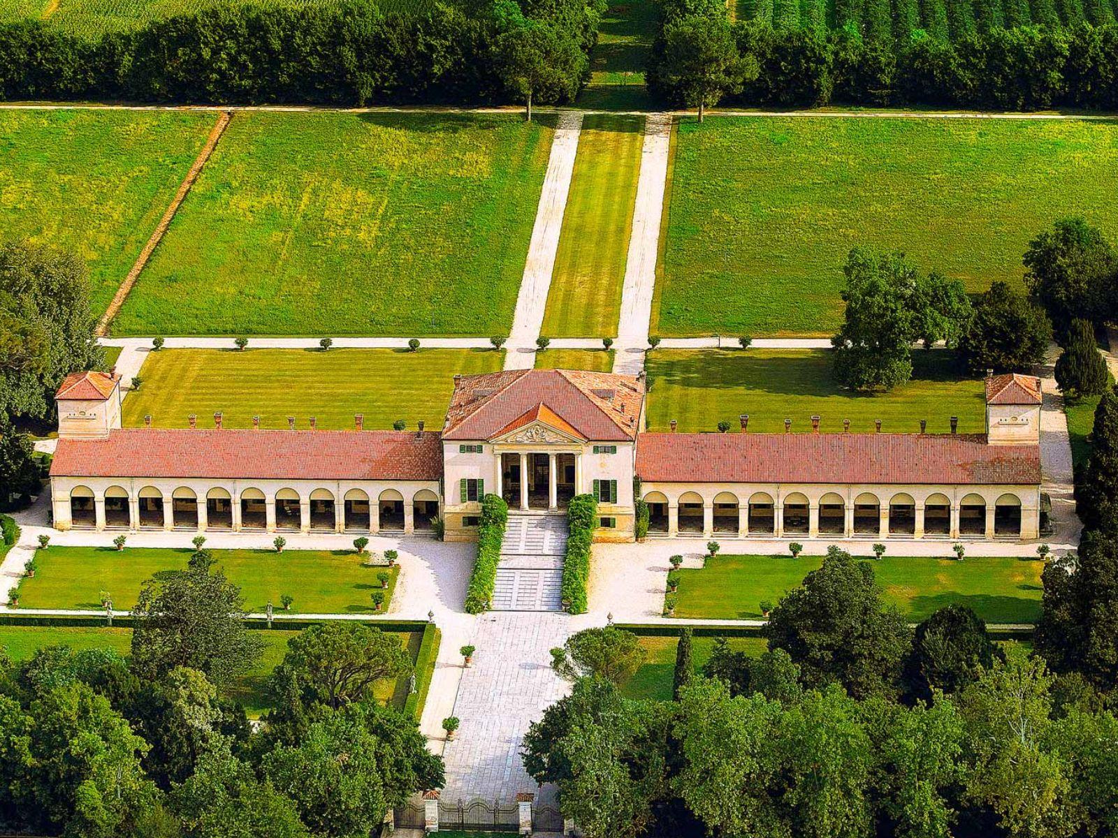 Villa Emo, esterni