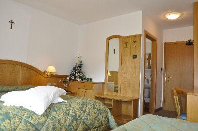 Double room with extra bed