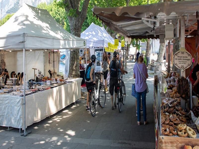 Mercato settimanale