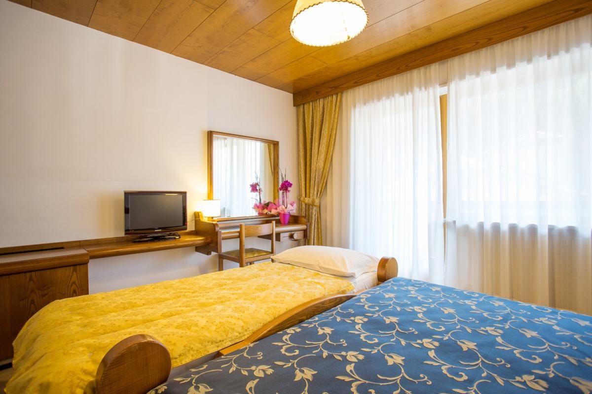 Double room with extra bed