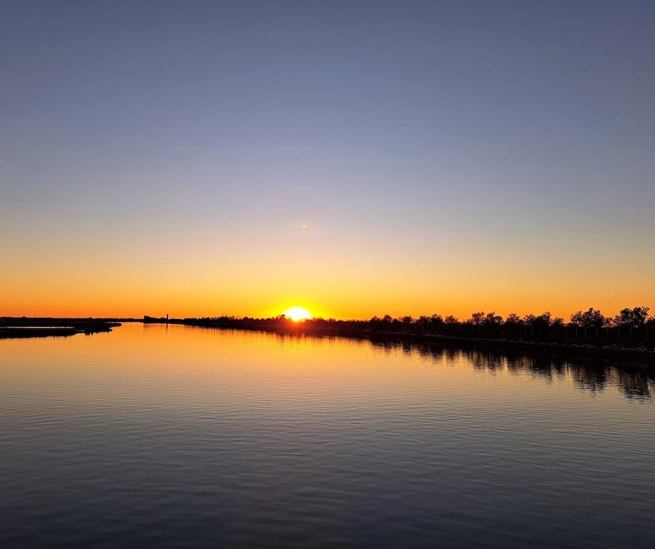 Tramonto in laguna e cena in palafitta