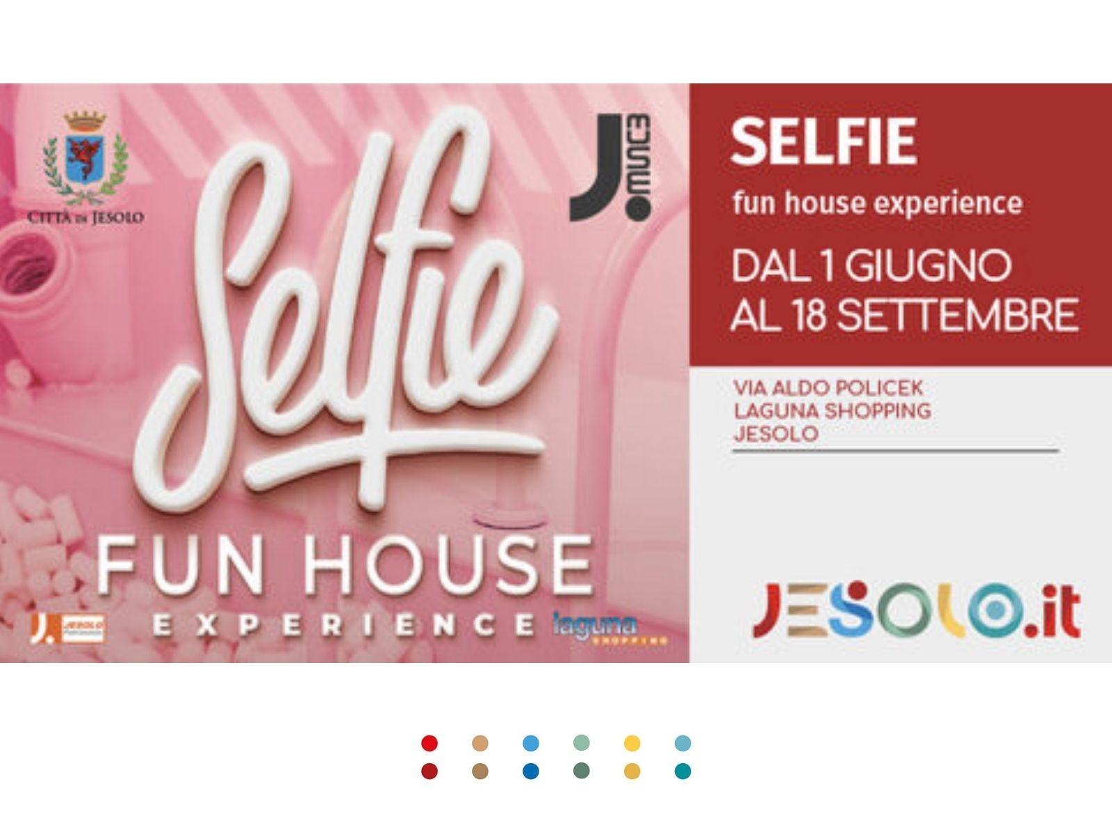 Mostra Selfie fun house experience 