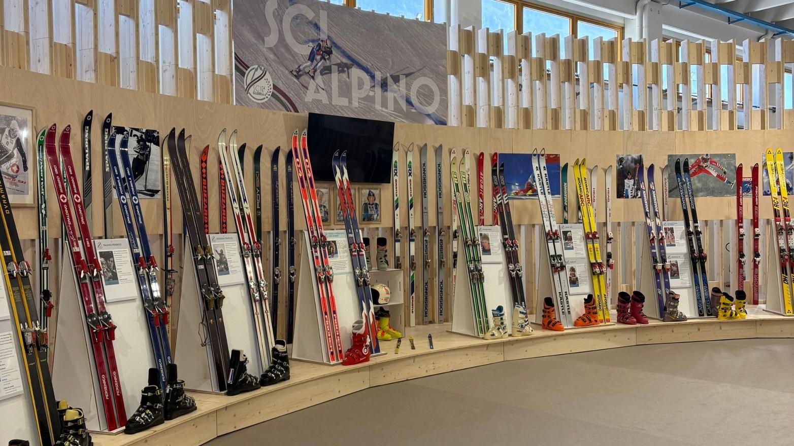 Mostra Internazionale dello Sci e degli Sport Invernali - Scie di Gloria