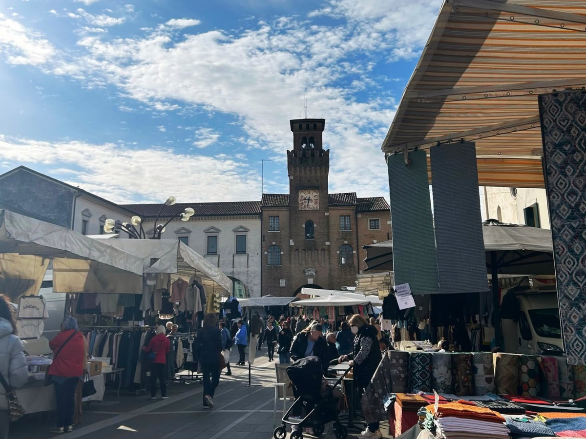 Mercato settimanale