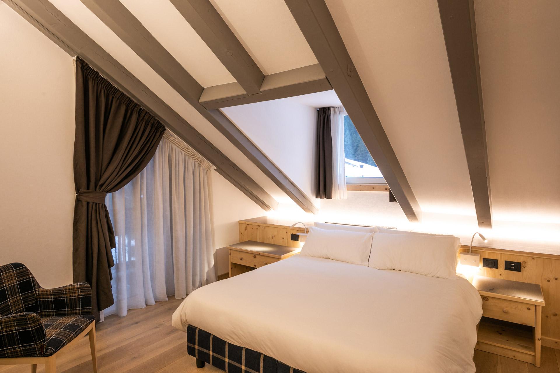Double room, bath, toilet, balcony