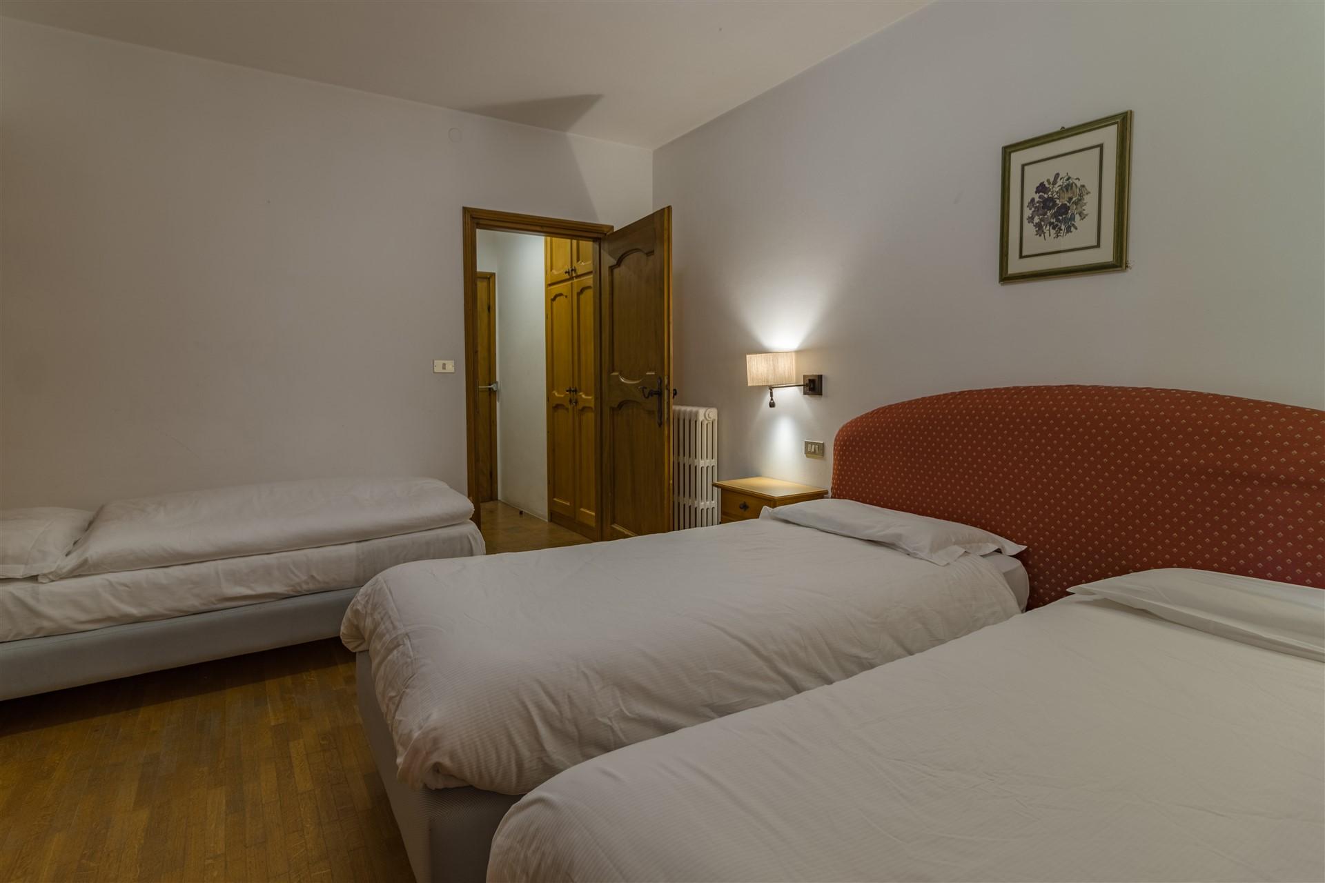 Family room, shower or bathtub, 2 bed rooms