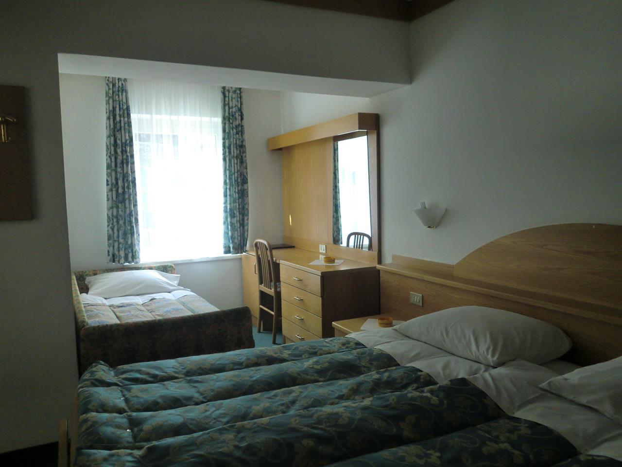 Double room with extra bed