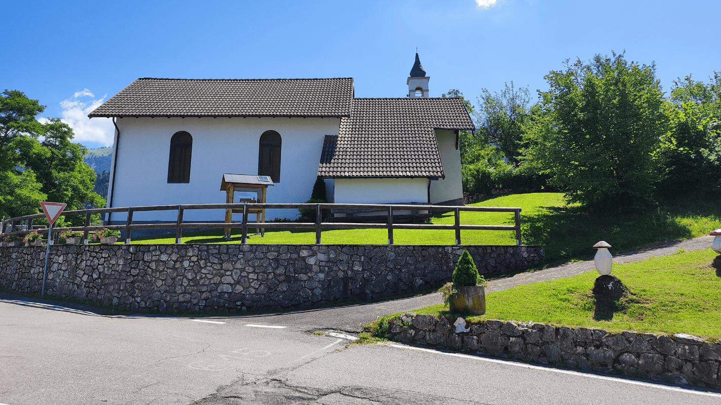 Chiesetta piazza Valmorel