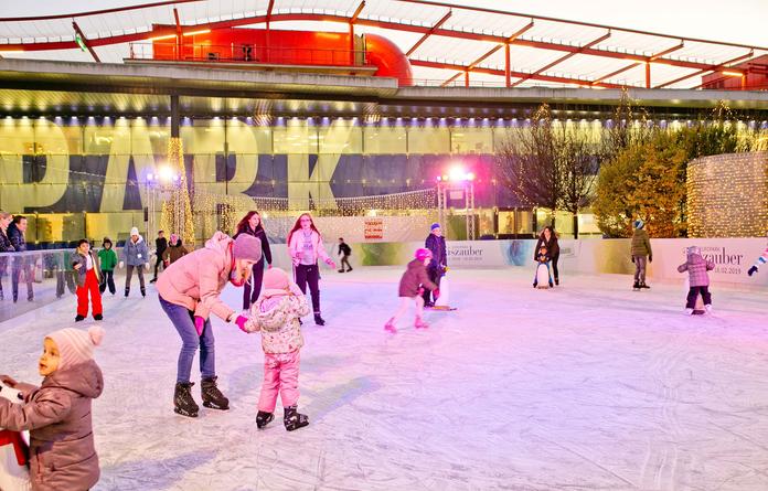 Gratis-Eislaufplatz auf der EUROPARK Piazza