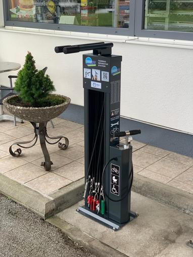 Rad-Reparatur-Station Eugendorf / Sportplatz