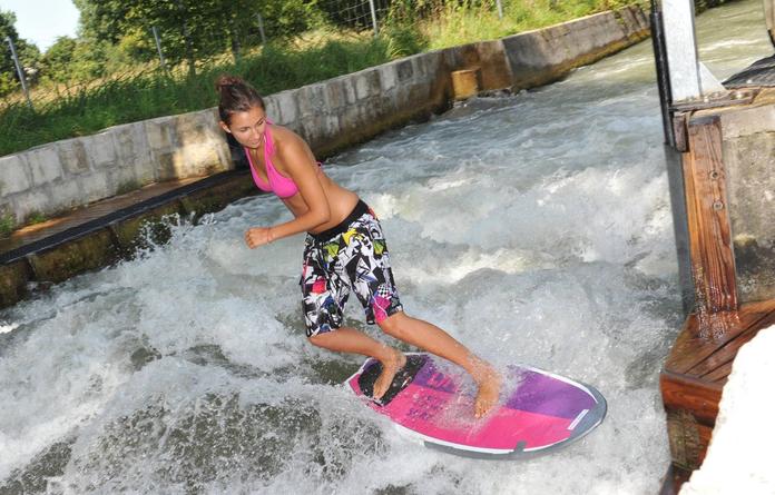Surfwelle am Almkanal
