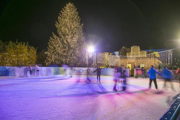 Gratis-Eislaufplatz auf der EUROPARK Piazza