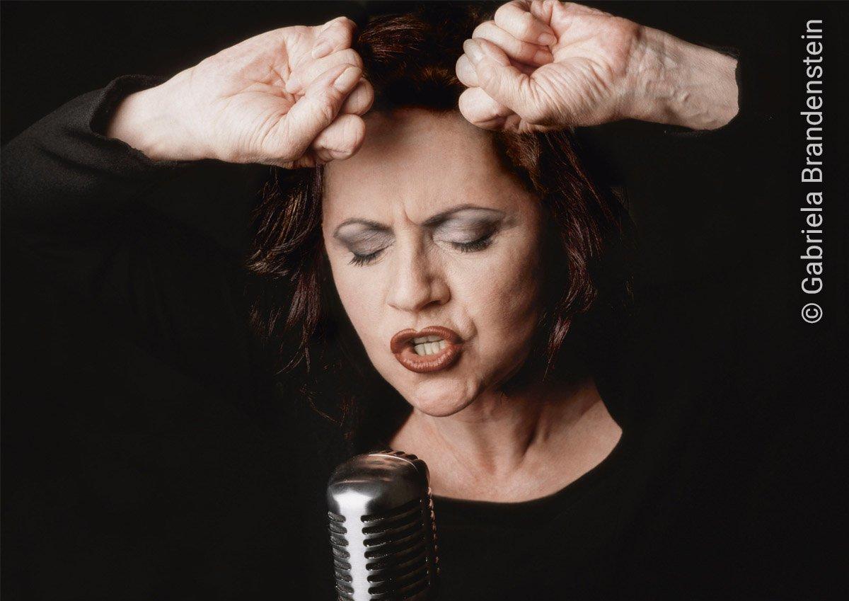 Noël à Paris – Maria Bill interpretiert Édith Piaf