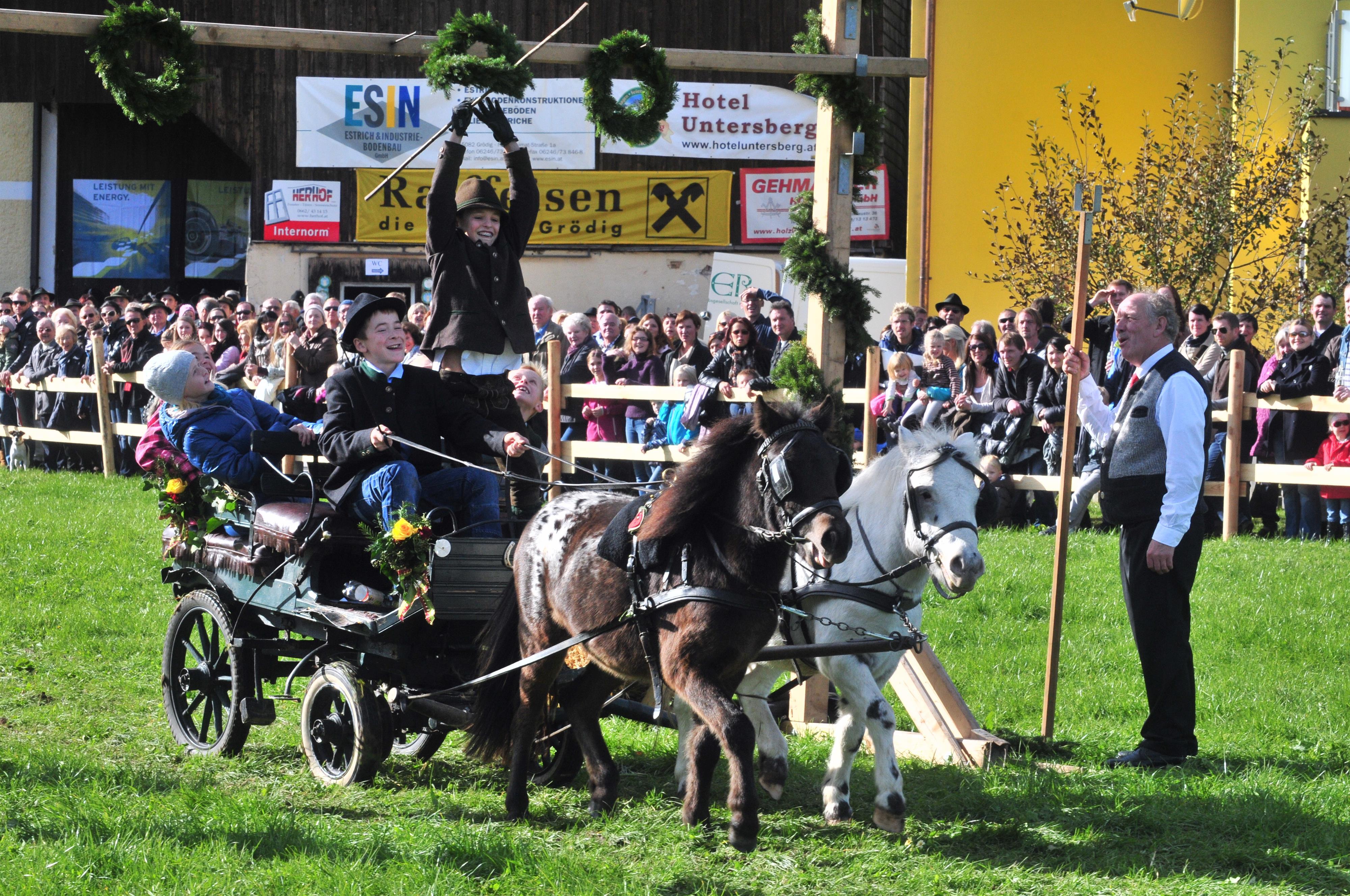 Leonhardiritt in Grödig