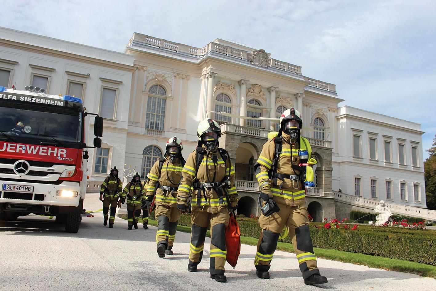 Friedenslichtaktion der Feuerwehrjugend in allen Feuerwehrhäusern