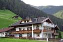 HAUSANSICHT VOM FELD HAUSANSICHT VOM FELD