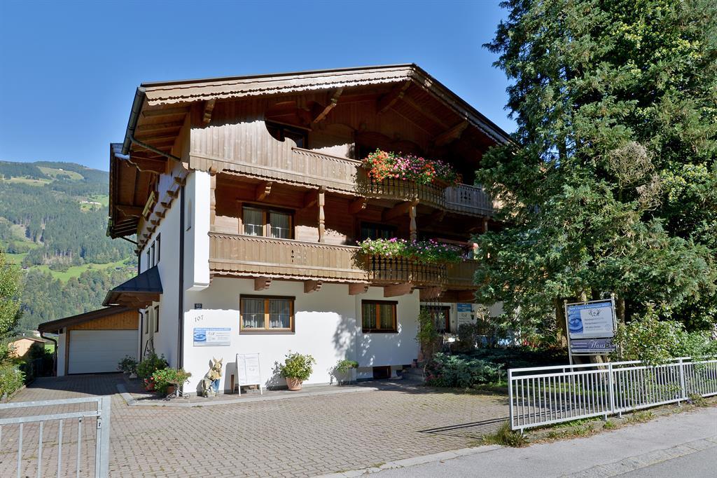 Ferienwohnung Hauser Appartement Josef Ferienwohnung  Tirol
