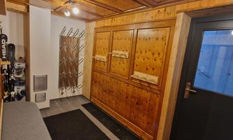 Shoe drying room