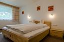 Großes Schlafzimmer mit Sat-TV Großes Schlafzimmer mit Sat-TV
