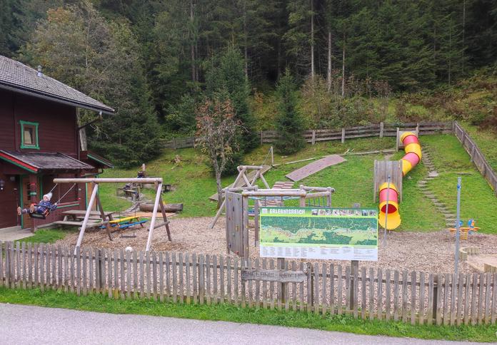 Spielplatz "Bärlihöhle"