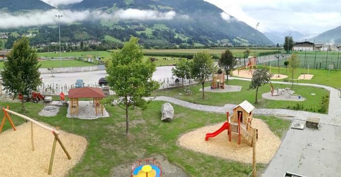 Kinderspielplatz Fügen bei der Sportanlage